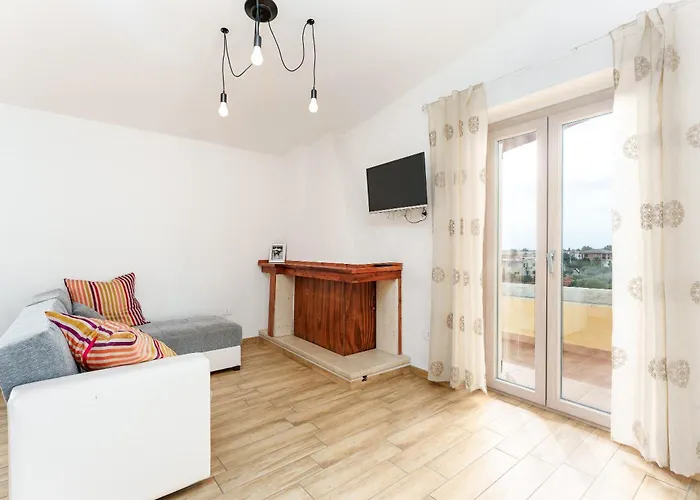 Cozy And Cool Flat Orosei